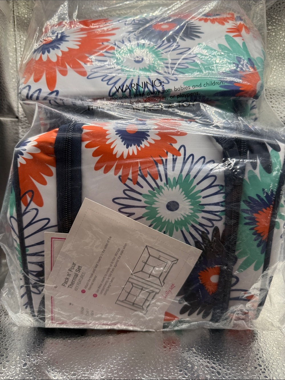 thirty-one Floral Travel Tote in paradise pop